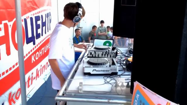 DJ Vertolet.avi смотреть онлайн