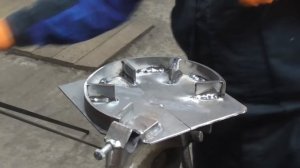 КАК СОГНУТЬ НА РЕБРО ПРОФТРУБУ? Кольцо ИЗ ПРОФТРУБЫ на САМОДЕЛКЕ. Холодная ковка! СТАНОК?