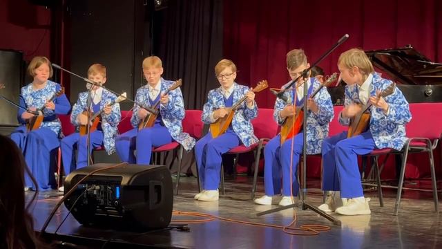 Ансамбль балалаечников Выкрутасы