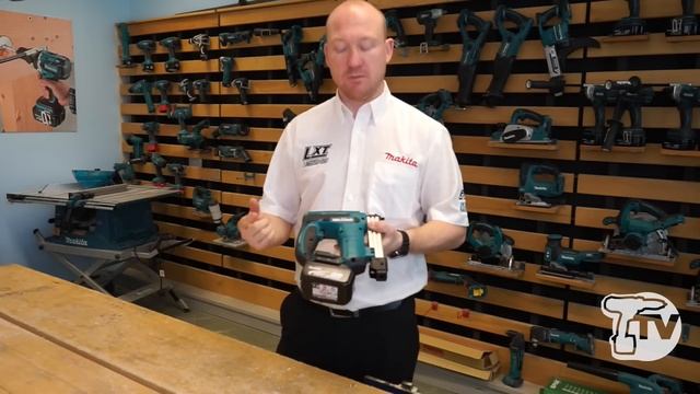 Makita DST221Z 18V Cordless Li-ion Stapler from Toolstop смотреть онлайн
