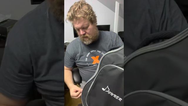 Review of gig bag and Donner acoustic guitar смотреть онлайн