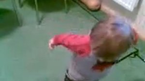 Мальчика учат не писать у штаны, а он сделал наоборот ...