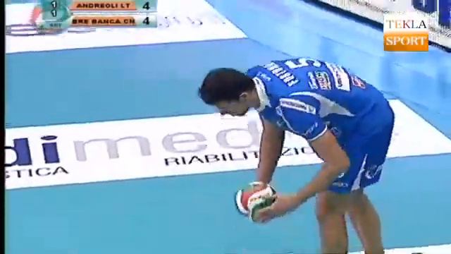 2011/2012 - Volley Serie A1 Latina Vs Cuneo do Oposto Leandro Vissotto. Pallavolo смотреть онлайн