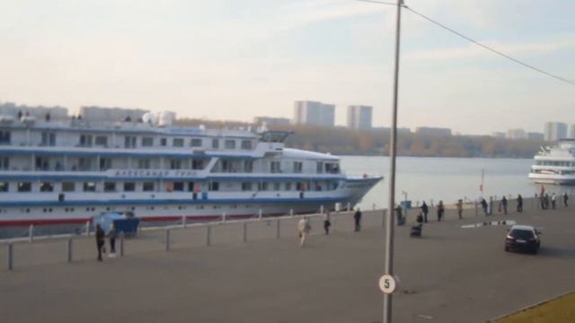 Рекламная песня Речного флота с теплохода "Александр Грин" у СРВ 11 октября 2014 г. смотреть онлайн