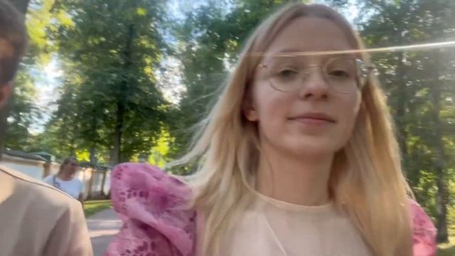 Прогулка по Петергофу / Парк 300-летия Санкт-Петербурга / Гастропаб «Коза Море» смотреть онлайн