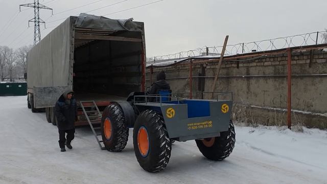 Погрузка вездехода в фуру смотреть онлайн