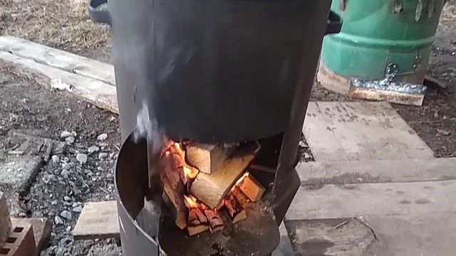 ПЬЯНЫЕ КРЫЛЫШКИ в казане на костре смотреть онлайн
