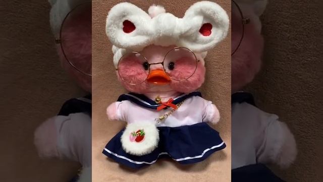 Мягкая игрушка уточка lalafanfan в очках и одежде смотреть онлайн