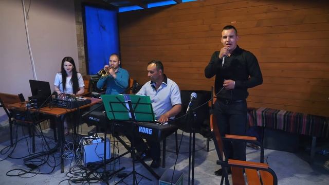 гурт "СІМ'Я" виконує пісню "Моя мамка молдованка" смотреть онлайн