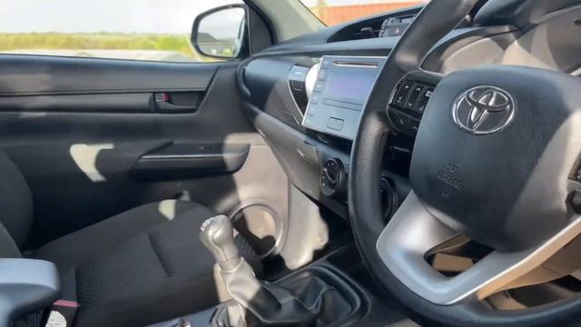 2017 Toyota Hilux Active Double Cab Pickup 4x4 смотреть онлайн