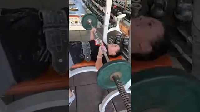 Лифтёрские забавы 3 . Попытка Инны Халк 1500 кг за 1 минуту 9 сек смотреть онлайн