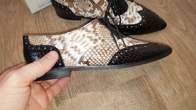 Туфли женские из кожи питона, Spaziomoda, Италия смотреть онлайн