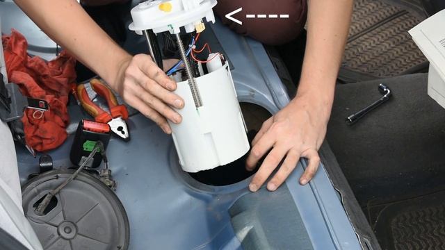 Comment remplacer une pompe à essence ? смотреть онлайн
