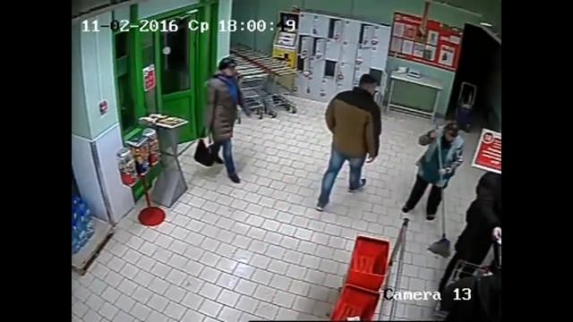 В Саранске обворовали магазин "Пятерочка" смотреть онлайн