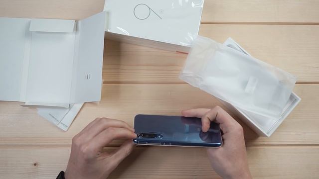 ? Mi 9 SE - РАСПАКОВКА ТРЕХ цветов одновременно I малыш с NFC в деле смотреть онлайн