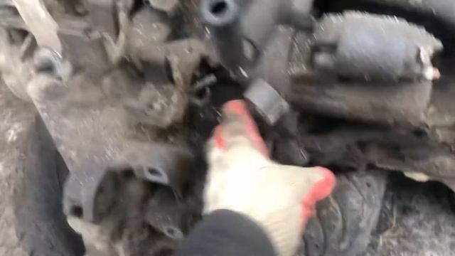 Как снять стартер на автомобиле Mitsubishi Lancer 9 смотреть онлайн