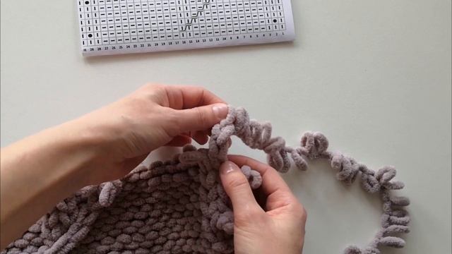 Ух какой плед! Alize Puffy Fine вяжем без спиц и крючка.