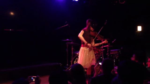 Lindsey Stirling LIVE in Chicago - Transcendence & Phantom of the Opera Encore смотреть онлайн