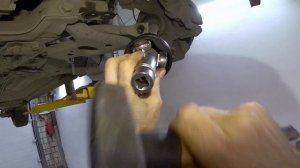 TOYOTA AURIS, COROLLA 150 замена стойки стабилизатора.