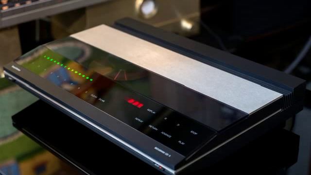 Danish aristocratic B & O CDX CD player смотреть онлайн