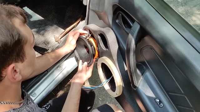 замена динамиков Alphard hannibal mh-61 v2 на DL Audio Raven 165 в автомобиле ВАЗ 2114 смотреть онлайн