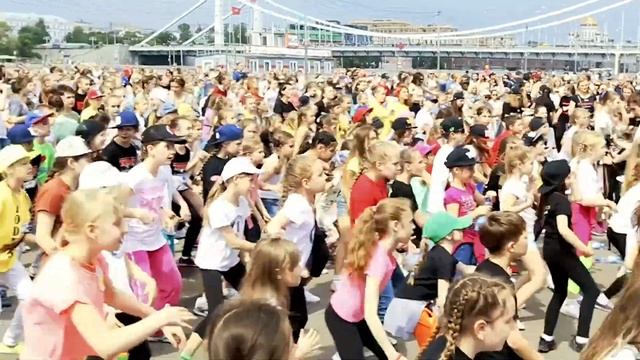 ТОДЕСМАСТЕРКЛАСС И ФОНД ПОДАРИ ЖИЗНЬ В ПАРКЕ ГОРЬКОГО смотреть онлайн