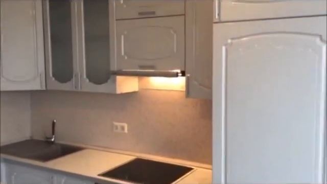 Угловые кухонные гарнитуры, выполненные на заказ для маленькой кухни смотреть онлайн