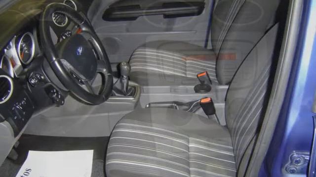 FORD FOCUS WAGON 1.8TDCi TREND 116CV AZUL OSCURO 5P смотреть онлайн