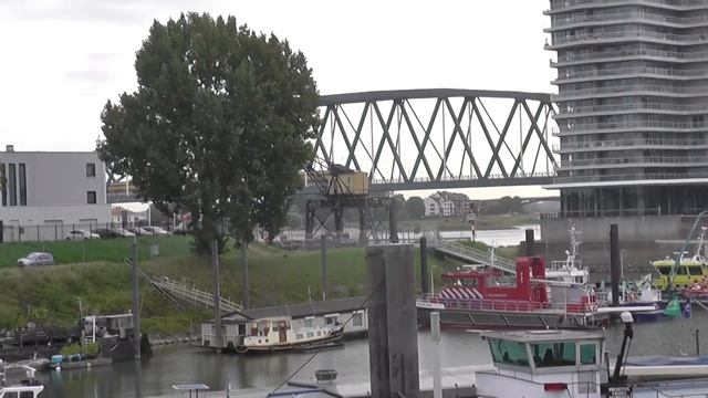 Маленькая пристань. Неймеген, Нидерланды. (Netherlands) смотреть онлайн