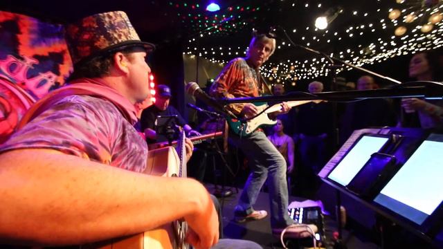 Catfish John at The Sand Dollar Lounge смотреть онлайн