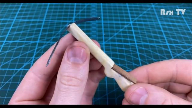Самодельный мини-арбалет. Это сделать очень просто!/Homemade Mini-Crossbow. It's amazing! смотреть онлайн
