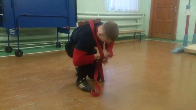 ОТЖИМАНИЯ НА ОДНОМ ПАЛЬЦЕ ОДНОЙ РУКИ С ОТЯГОЩЕНИЕМ +10 КГ смотреть онлайн