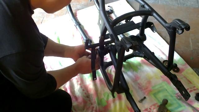 Ставим маятник на раму мотоцикла ДНЕПР ! смотреть онлайн