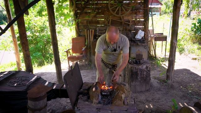 Разжигаем кузнечный горн древним способом смотреть онлайн
