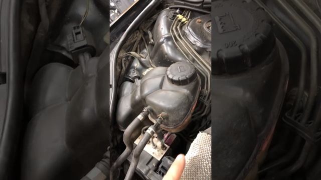 Мерседес W221 устранение  течи антифриза на 272 моторе (Полное видео на канале)