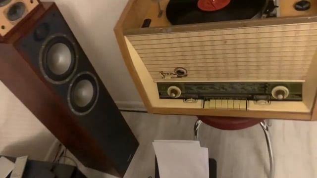 Радиола Сакта, 1964 г.в. с функцией блютуз, флеш накопитель, ФМ радио смотреть онлайн