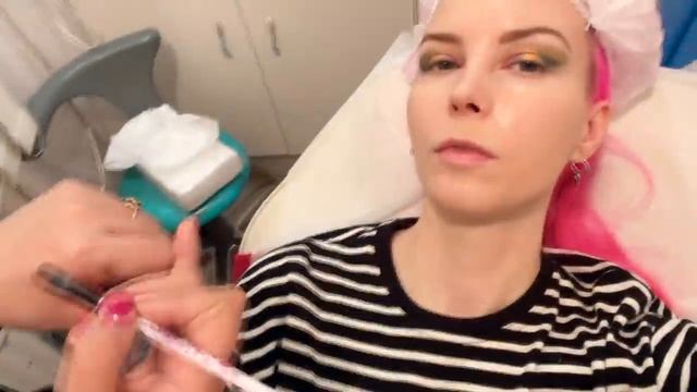 "КОРРЕКЦИЮ ДЕЛАЕМ ЛОЖКОЙ, С КИСТЯМИ НЕТ ДУШИ В МАКИЯЖЕ!" - ПОВТОРНАЯ ПРОВЕРКА треш салона красоты смотреть онлайн