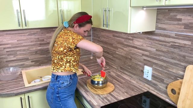 Сладкие ПРОФИТРОЛИ с заварным кремом со сгущенкой смотреть онлайн