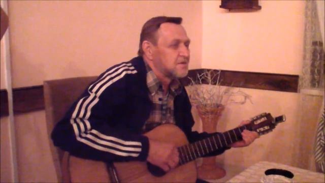 Художник Владимир Гусев поет под гитару , город Заволжск, Ивановская область, сентябрь 2018г. смотреть онлайн