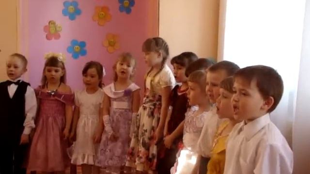 Песня "Вечереет и луна взошла." смотреть онлайн
