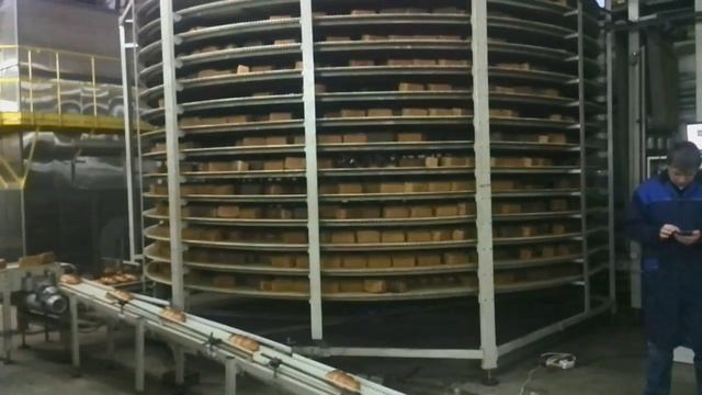 Укладка и охлаждение хлебобулочных изделий на Двойном спиральном транспортере смотреть онлайн