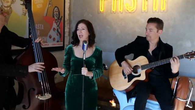 L'hotel Californie (Hotel California Cover In French)