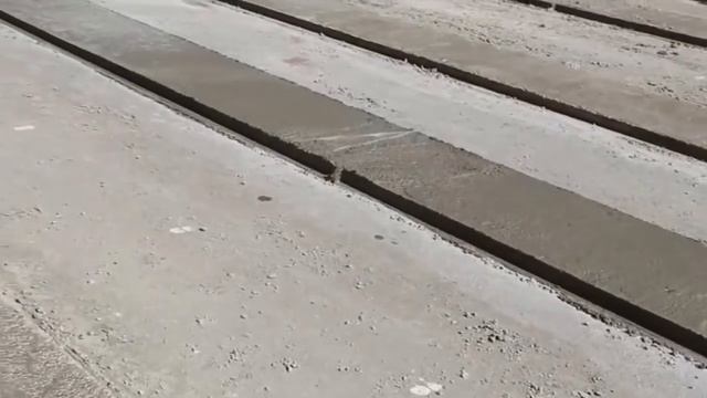 Zabezpieczenie przed śniegiem i lodem drogi na lotnisko w Ankarze смотреть онлайн