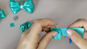 Бантики из атласной ленты 2,5 см .