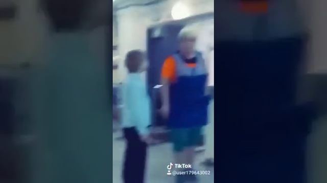 В Гимназии 117 Ростова-на-Дону за вопросы мамы о поборах уже 2 года истязают ребенка смотреть онлайн