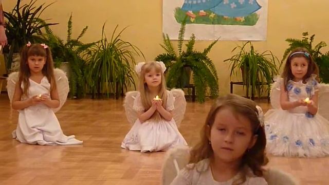 Танец в детском саду для Мама 2012год смотреть онлайн
