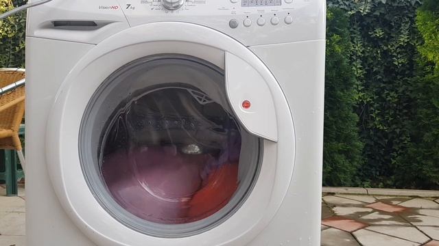 Stress test: 40KG+ WATER BALLONS vs Hoover washing machine (JUMPING included) смотреть онлайн