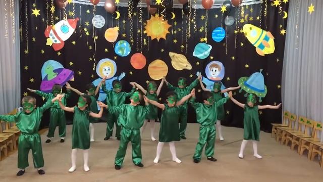 Танец «Зелёненькие Лунатики» смотреть онлайн