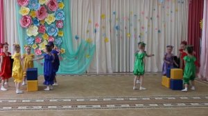 Детский танец "Коротышки". Танц. студия "Арабеск". (Музыка -  Песня "Коротышки" дет.анс. "Сольвейг"