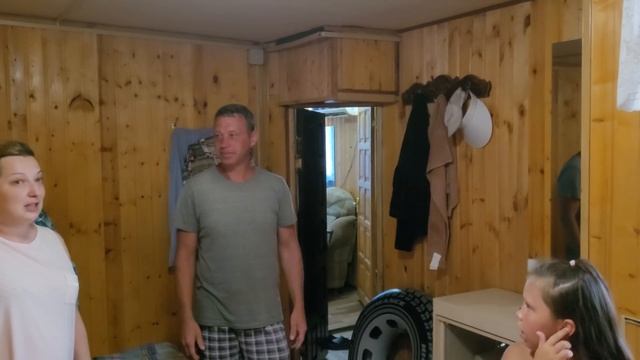 Голубицкая. База ,Платан, ул. Курортная 69. Посмотрим как живут хорошие люди. Азовское море смотреть онлайн